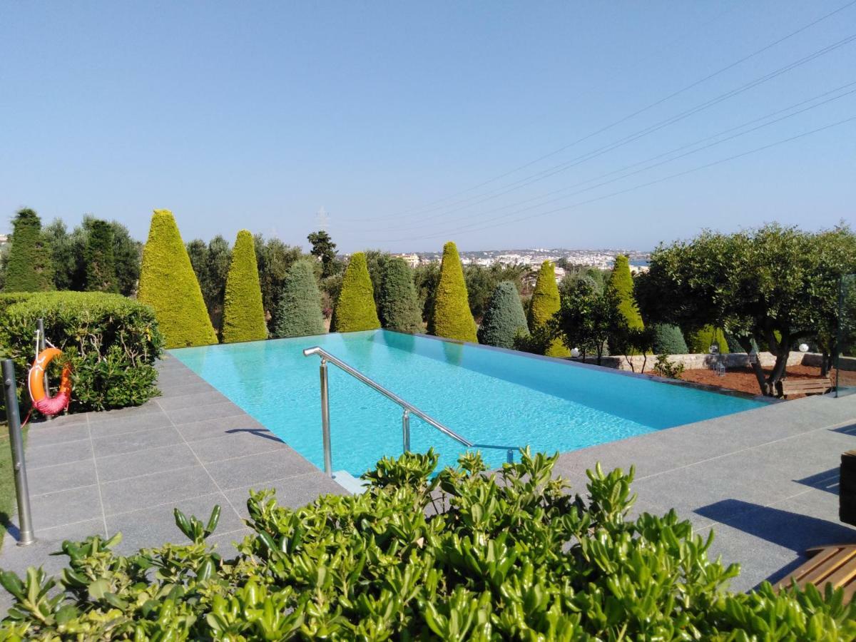 Golden Crest Villa ヘルソニソス エクステリア 写真